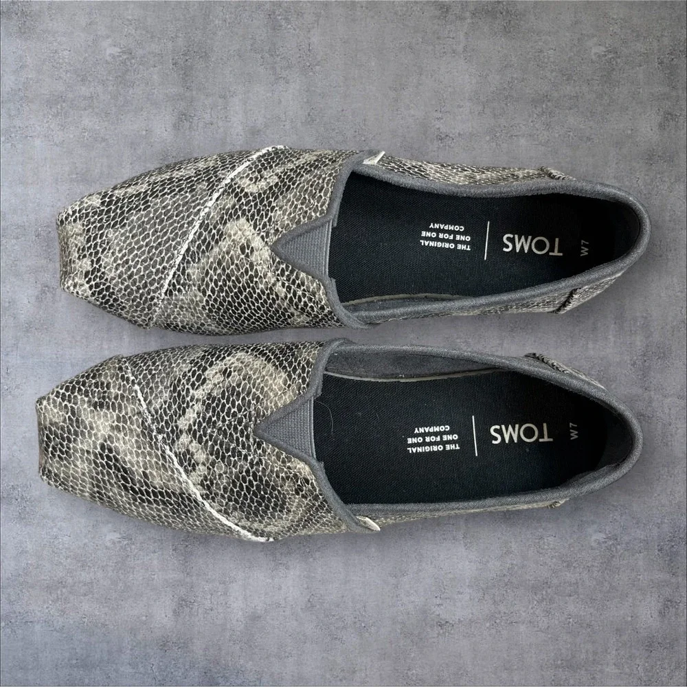 TOMS Alpargata Gray Snakeskin Print Espadrille Loafer Shoes Womens 7 Flats‎